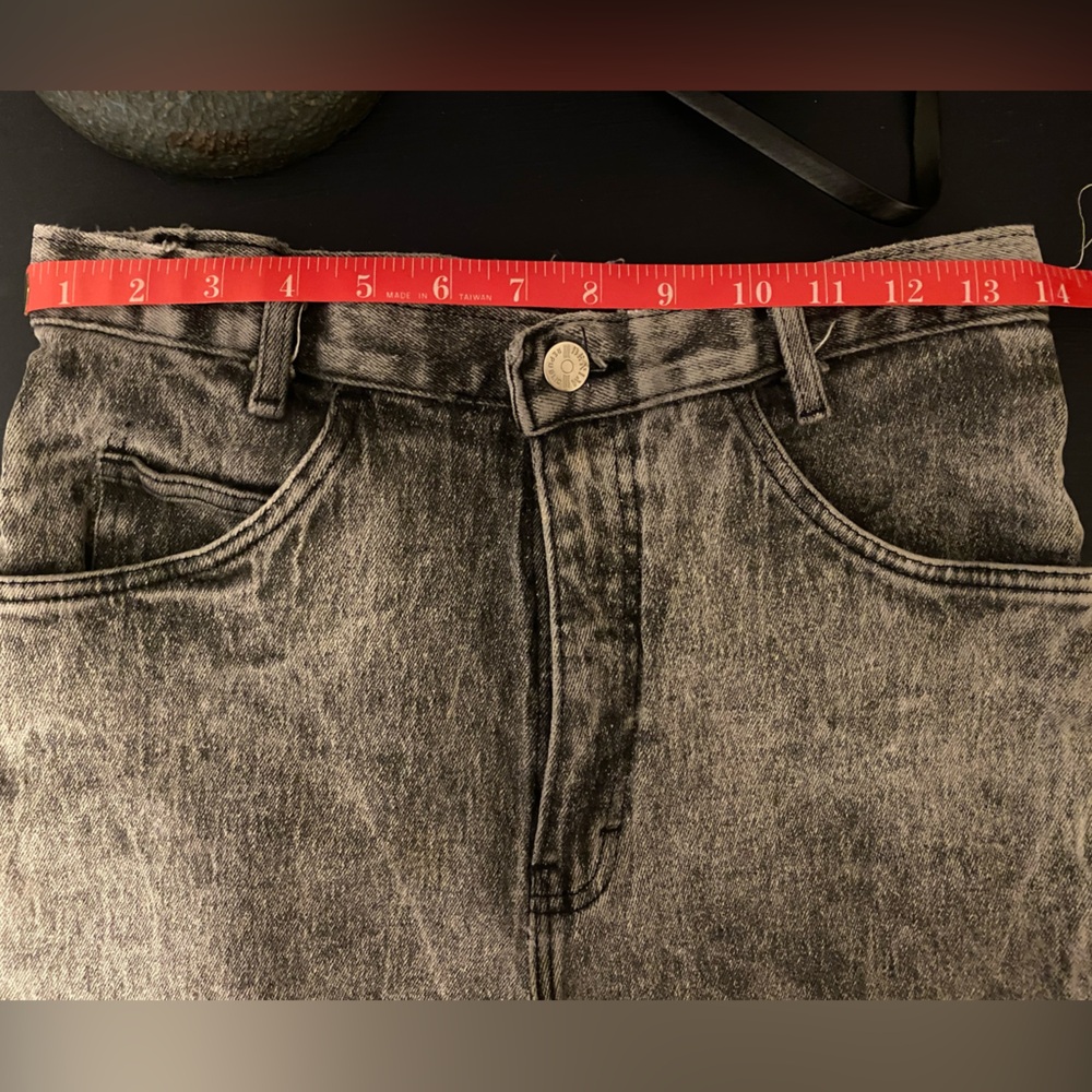 Vintage Denim Republic Cut Off Shorts in Grey Acid Wash - Picture 6 of 7